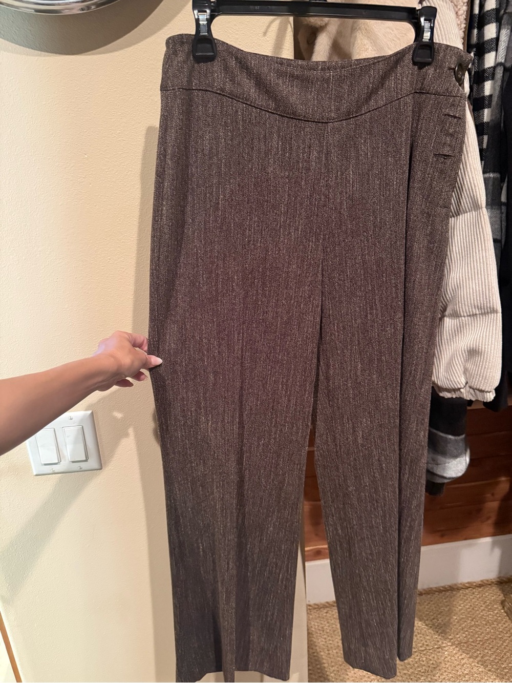 Source Unknown Women's Brown Straight-Leg Trousers